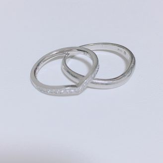 【snow(スノウ)】の口コミ シンプルな面もきらびやかな面も両方使いたかったのでハーフエタニティが希...