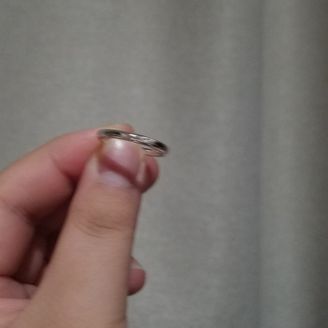 【BRIDAL JEWELRY CARA.(ブライダルジュエリーカーラ)】の口コミ 価格がよかったこと、指輪の内側に誕生石をいれられること、デザインがシン...