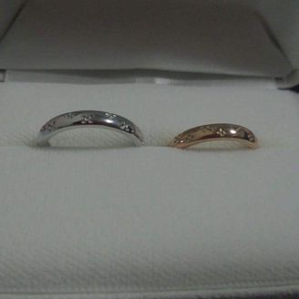 【Grace anniversary design(旧Grand blue)】の口コミ 沖縄の伝統工芸のミンサーが彫られたリング。
５個と４個の刻印で「い（5...