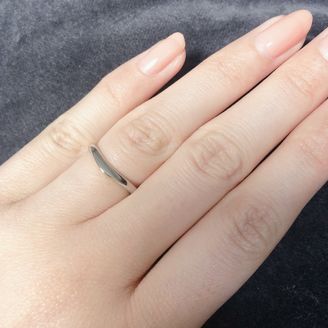 【et.lu(エトル)】の口コミ 主人が決めてくれた婚約指輪と重ね付けできるように婚約指輪と同じシリーズ...