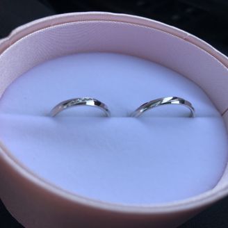 【insembre(インセンブレ)】の口コミ ネットでも探していましたが、指に着けて比べられる事から、店舗さんで探し...