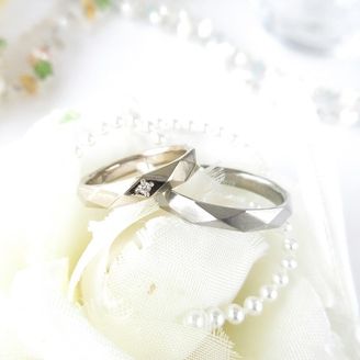 【ジュエリームナカタ(Jewelry MUNAKATA)】の口コミ デザインや材質、仕上げを選ぶことができ、
「デステニーダイヤモンド」と...