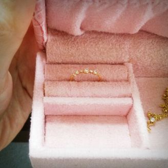 【ジル スチュアート(JILLSTUART)】の口コミ もともとシンプルなデザインがすきで、ピンクゴールドの色味もすき、ジル・...