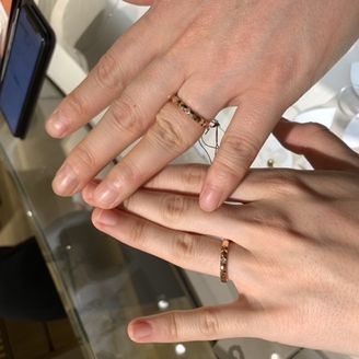 【ルイ・ヴィトン(LOUIS VUITTON)】の口コミ いままで見たことないような斬新なデザインの指輪
真ん中の宝石は1粒か3...