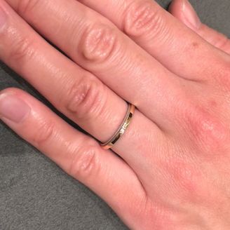 【バーニーズニューヨーク(BARNEYS NEW YORK)】の口コミ 基本はシンプルですが、多少デザイン性のあるものを探しており、こちらのリ...