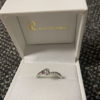 【Princesse(プランセス)】の口コミ 都内で以前に宝石店で指輪を見せてもらいその際に引っかかりの無いものでウ...