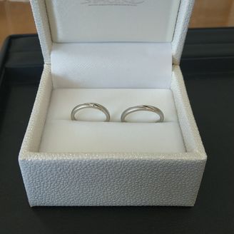 【SONARE(ソナーレ)】の口コミ 指輪のデザインが素敵だったため。
艶消しのデザインが大人っぽくてシンプ...