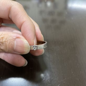 【Pinky&Dianne(ピンキー＆ダイアン)】の口コミ 結婚指輪として購入。
指輪の内側がピンクゴールドになってて、そこにイニ...