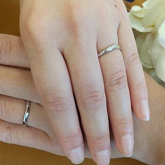 【TOWAIYOU(トワイユ)】の口コミ 指輪の内側にアースブルーダイヤモンドが入っており、実際にアースブルーダ...