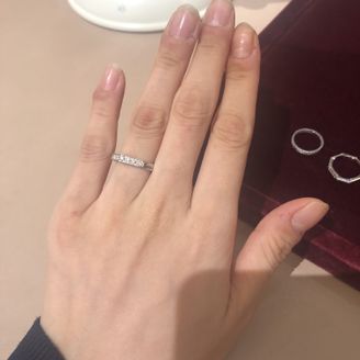 【グッチ(GUCCI)】の口コミ 八角形の形に一目惚れ。
リンクトゥラブシリーズよりもこちらが好きです。...