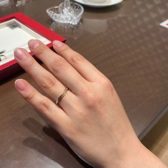 【GemmeoMyM(ジェンメオミィム)】の口コミ ゴールド部分とシルバー部分の2つが混ざっているなかなかないデザインが魅...