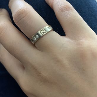 【グッチ(GUCCI)】の口コミ 当時すきだったブランドで、店舗に行って実物を見たら即決しました。くりぬ...