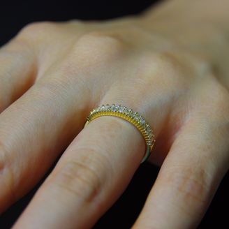 【BELLESIORA(ベルシオラ ジュエリー)】の口コミ ハーフエタニティでありながら、他ブラントにはない個性があるところ。存在...