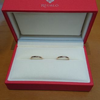 【REGALO(レガロ)】の口コミ インターネットでゴールド系で探していました。試着で幅のあるイエローゴー...