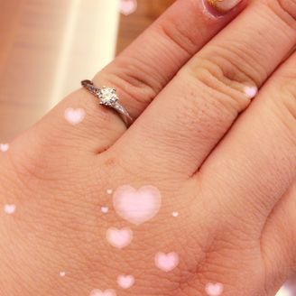 【Quand de Mariage(クワンドゥマリアージュ)】の口コミ すごい数のある指輪の中からたくさん見た中で選定してる時にひっそりと勝ち...