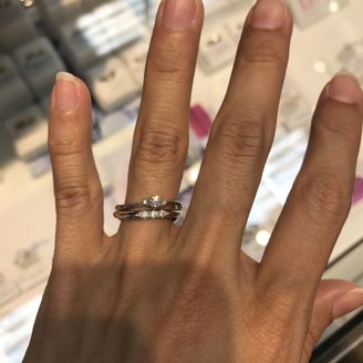 【ESTELLE(エステール)】の口コミ 結婚指輪は、ウェーブタイプのリングが好きなのでこちらは最初選択肢に入っ...