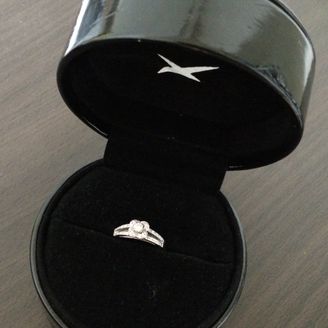 【MAUBOUSSIN(モーブッサン)】の口コミ 婚約指輪として販売しているものを見てまわっていたのですが、二人ともなか...