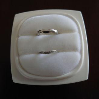 【俄(にわか)】の口コミ 海外のブランドもかわいかったのですが
やはり日本製のものがよくて、他は...