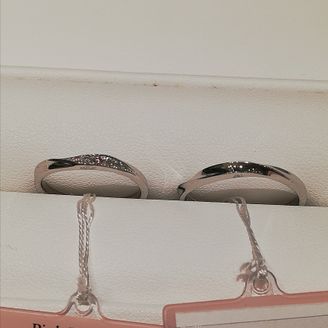 【Pink Dolphin Diamond(ピンクドルフィンダイヤモンド)】の口コミ ピングダイヤモンドは珍しいため可愛いものが好きな方におすすめです。こち...