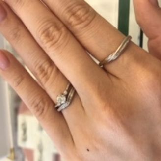 【EYE JEWELRY UMAKI(アイジュエリー ウマキ)】の口コミ セットリングもありますがフルオーダーができるのですきな太さなどに変更で...
