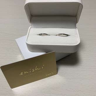 【enishi(エニシ)】の口コミ 指輪の重さ、素材で値段が決まるシンプルな価格設定です。細身の指輪が好み...