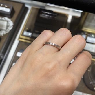 【snow(スノウ)】の口コミ マットの部分とツヤありの部分のバランスがとても可愛いなと思いました。メ...