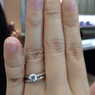 【俄(にわか)】の口コミ 指輪ひとつひとつに、お花の名前が付いていること。ストーリーがあることに...