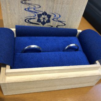 【葵山葵(アオイワサビ)】の口コミ 何軒かお店を回ったりして色々なパターンの指輪を検討していました。ジュエ...