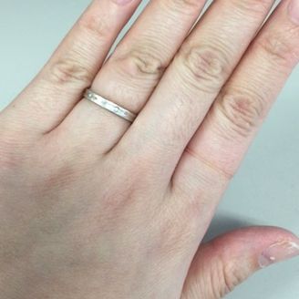 【Pinky&Dianne(ピンキー＆ダイアン)】の口コミ シルバーの指輪の真ん中にピンクゴールドのラインが入っているデザインを探...