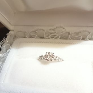 【HIROUMI(ヒロウミ)】の口コミ 主人がもともとこのブランドを気に入っていて、店員さんから指輪の魅力をお...