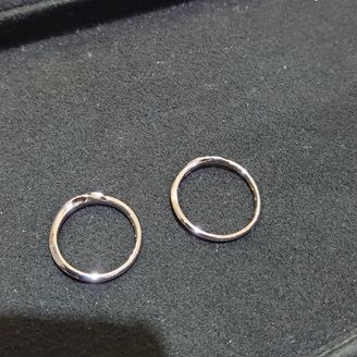 【Pink Dolphin Diamond(ピンクドルフィンダイヤモンド)】の口コミ デザインは日常で付けるものとして当たり障りのないものであり且つ、リング...