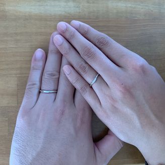 【et.lu(エトル)】の口コミ 毎日付けるものなのでシンプルで華奢なデザインを探していたところ、こちら...