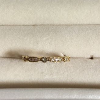 【agete(アガット)】の口コミ ゴールドベースでキラキラ輝いている指輪を求めて百貨店を歩いているときに...