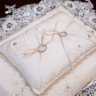 【ロコ・アラモード】の口コミ フルオーダーで、3つの大きめのダイヤがまだ並ぶ太めのプラチナリングにし...