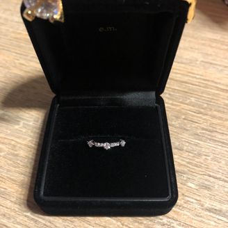 【e.m.】の口コミ 普段も付けられるような、ファッションリングのような婚約指輪を探していま...