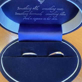 【Something Blue(サムシングブルー)】の口コミ 一度下見に来た際に大変気になっており、自宅に帰ったあとに、二人でカタロ...