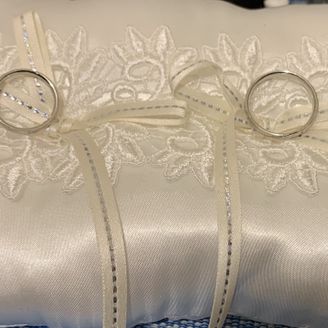 【PILOT BRIDAL(パイロットブライダル)】の口コミ 夫が金属アレルギーだったので、プラチナ純度の高いパイロットブライダルさ...