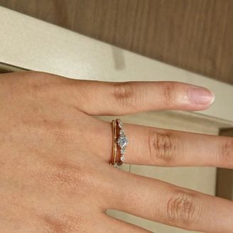 【infinitylove(インフィニティラヴ)】の口コミ エンゲージリングをメインにセットでの印象を考えて選びました。エンゲージ...