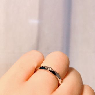 【ブシュロン(BOUCHERON)】の口コミ プラチナで個性のあるもの、そして華奢なものを中心に探していました。指輪...