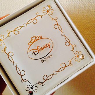 【ディズニー(Disney)】の口コミ 蓮の花のモチーフが気に入って。
ありきたりでないデザインの指輪を求めて...