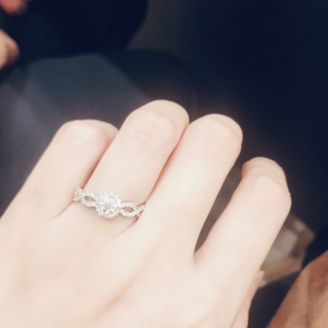 ヴァンドーム グレース【AE_R8210】 [婚約指輪] ヴァンドーム青山