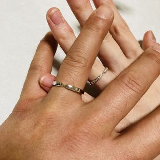 【TESORO(テゾーロ)】の口コミ もともとの希望が、エタニティのタイプか、ハーフエタニティのタイプが欲し...