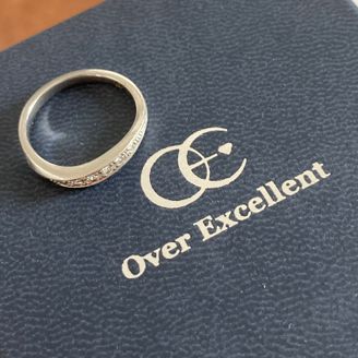【Over Excellent(オーバーエクセレント)】の口コミ ダイヤモンドがきれいな婚約指輪を探していました。しかし1粒ダイヤでた立...