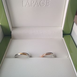 【LAPAGE(ラパージュ)】の口コミ 私はピンクゴールドが良くて、彼はゴールドが気に入り二人の個別の希望があ...