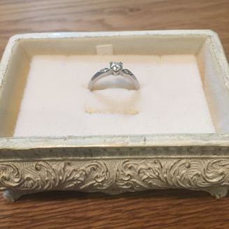 【EAU DOUCE4℃】の口コミ もともと華奢なデザインが好きで以前にもこのブランドで購入した事があった...