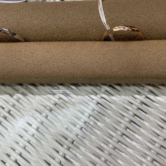 【Pulito(プリート)】の口コミ ピンクゴールドで色が可愛かったのと、ダイヤが少し着いてて可愛かった。男...