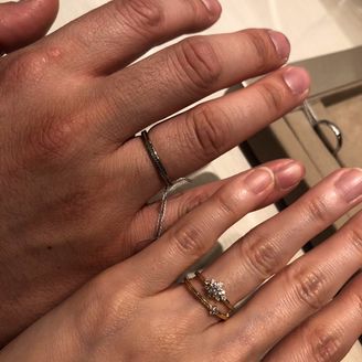 【infinitylove(インフィニティラヴ)】の口コミ 婚約指輪とお揃いの結婚指輪のデザインで、セットとして付けることで、一体...