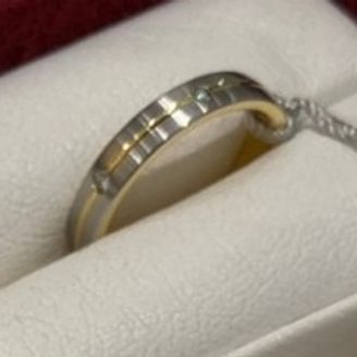 【LANVIN(ランバン)】の口コミ エタニティリングほど派手にならず、でも華やかになりそうなリングでした。...