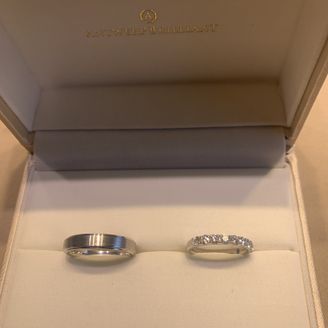 【ANTWERP BRILLIANT(アントワープブリリアント)】の口コミ たくさんの指輪を見ましたが、ダイヤの輝き方が他と比べると明らかに七色に...