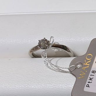 【WAKO BRIDAL】の口コミ しっかりとしたフォーマルなデザインの物が多かったです。存在感がわりと出...